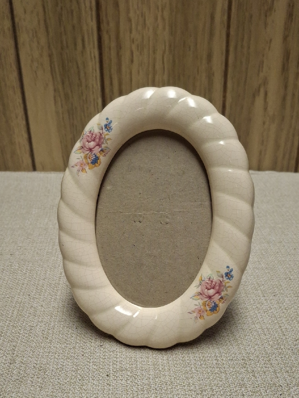 Vintage Ceramic Oval Floral Photo Frame in Cream 5"×7"